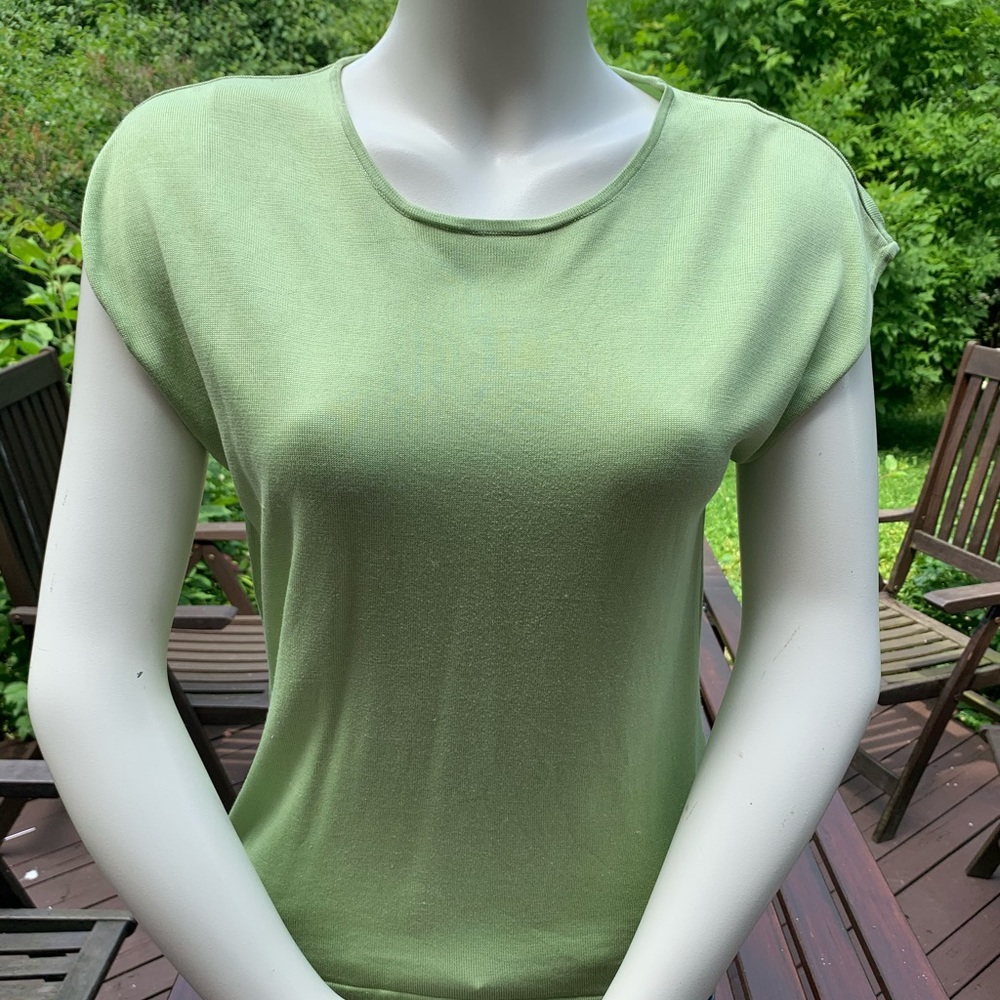 Marks & Spencer brand lime green color 100% silk knit top sleeveless UK 18 US 14